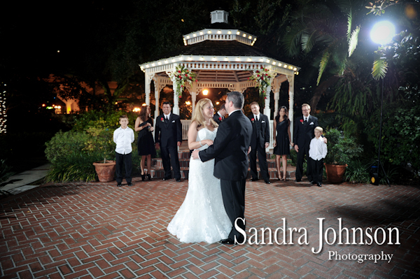 Best Courtyard Lake Lucerne wedding photographer - Sandra Johnson (SJFoto.com)